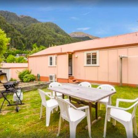 Central Peach - Queenstown Holiday Home المظهر الخارجي الصورة