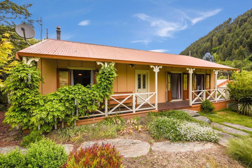 Central Peach - Queenstown Holiday Home المظهر الخارجي الصورة